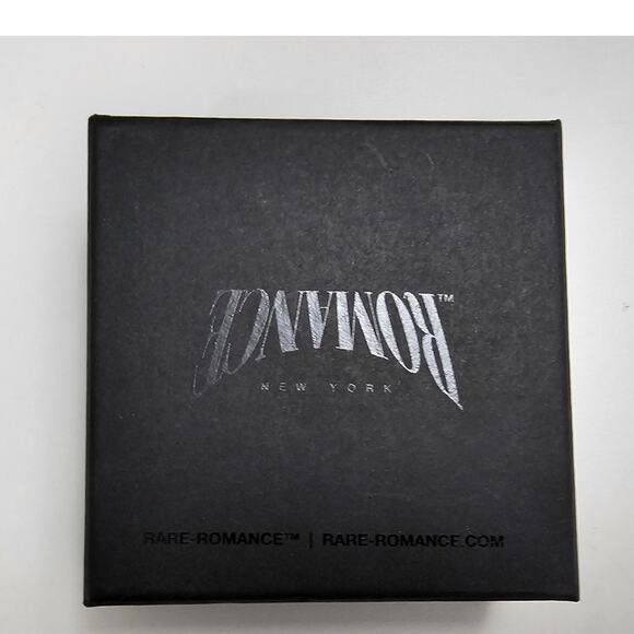 Romance Pearl Cuban Chain Gold Necklace - New in Box Unisex - Picture 9 of 10